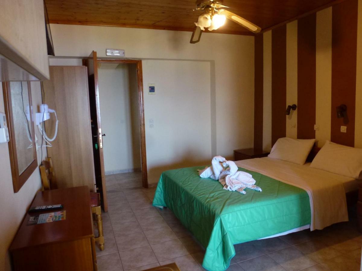 Marinos Studios At Lourdata Village Buitenkant foto